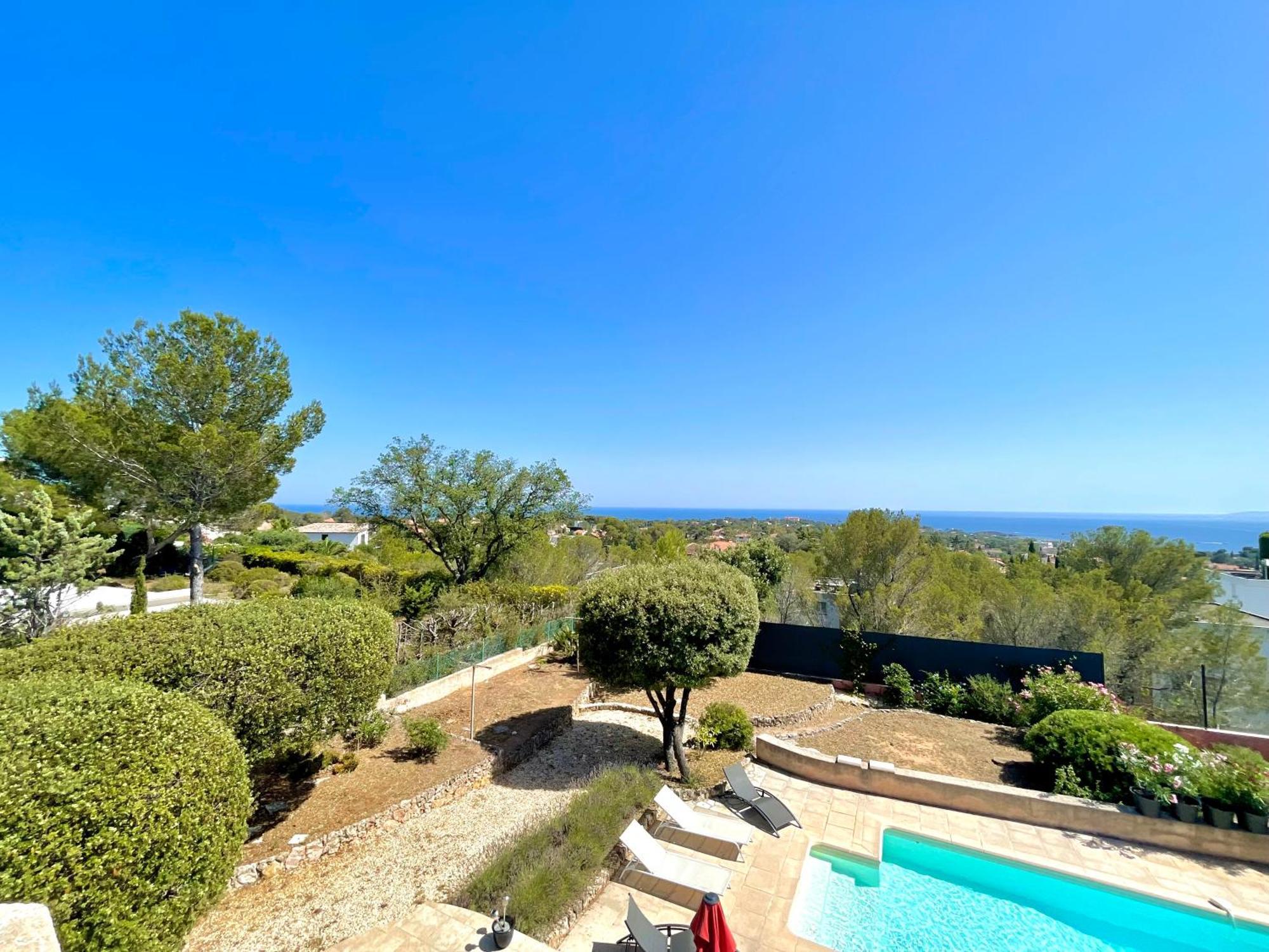 Charming French Riviera Villa // Pool, Seaview, Ac, 9Pax // Saint-Raphaël Exteriör bild